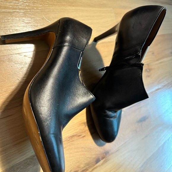 Coach Shoes - Picture 2 of 4